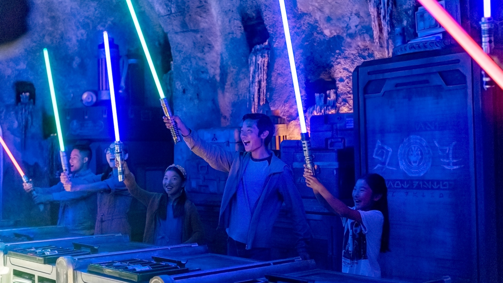 Savi's Workshop - Handbuilt Lightsabers at the Walt Disney World Resort